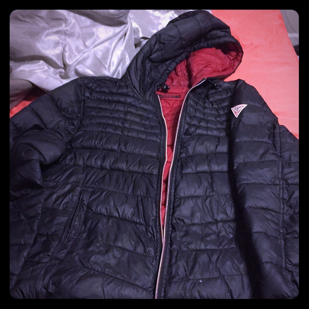 Guess Reversible Black/Red Puff Coat